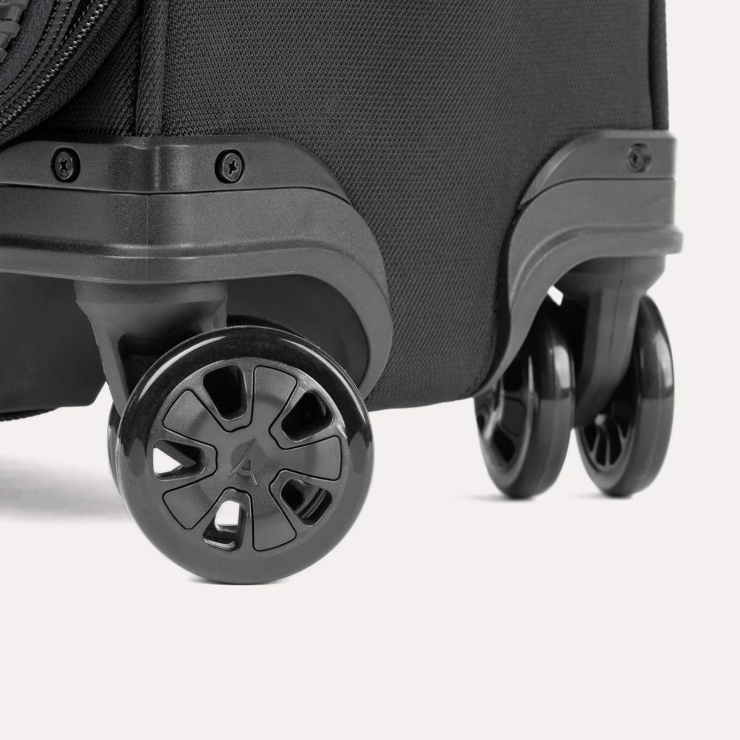 Crew™ Classic UnderSeat Tote / Carry-On Spinner Luggage Set - Image 25