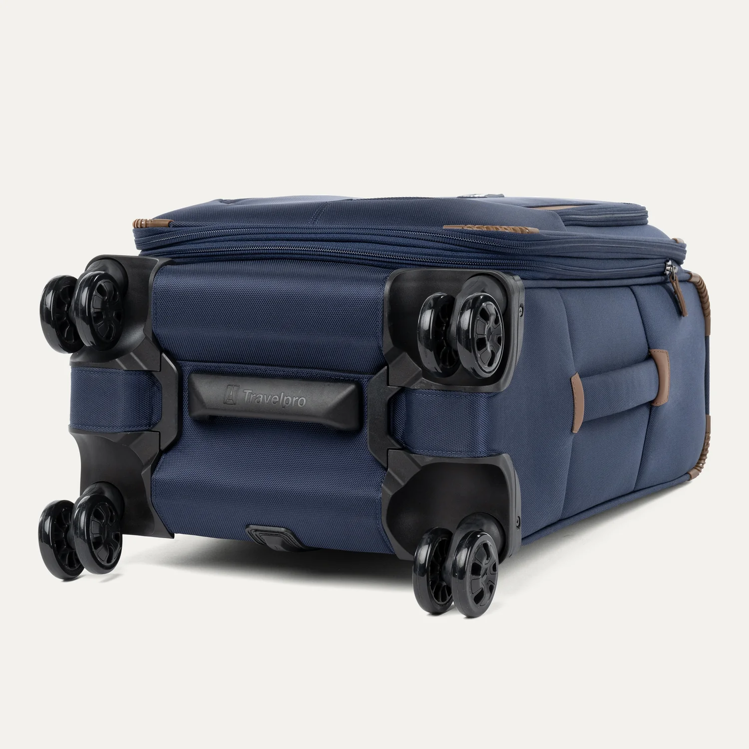 Crew™ Classic UnderSeat Tote / Carry-On Spinner Luggage Set - Image 7