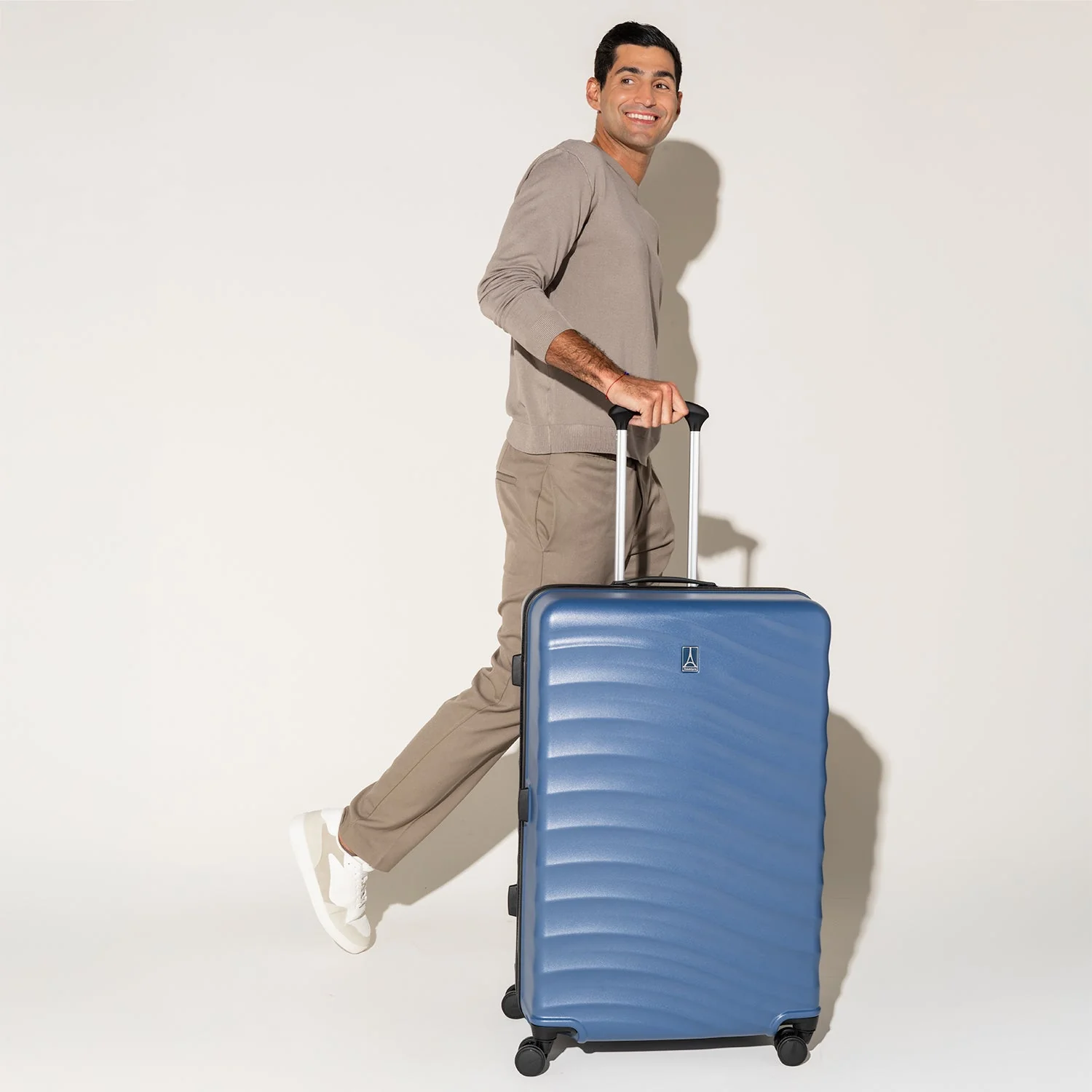 Maxlite® Air V2 Large Check-In Hardside Spinner - Image 31
