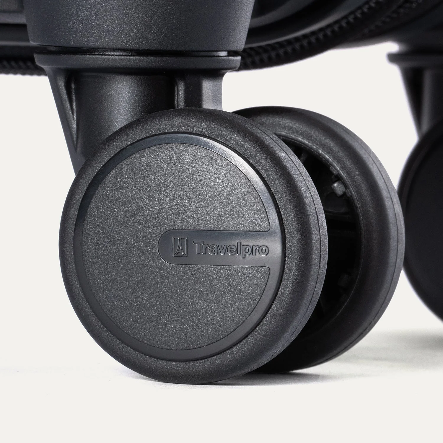 Maxlite® Air V2 Medium Check-In Hardside Spinner - Image 18