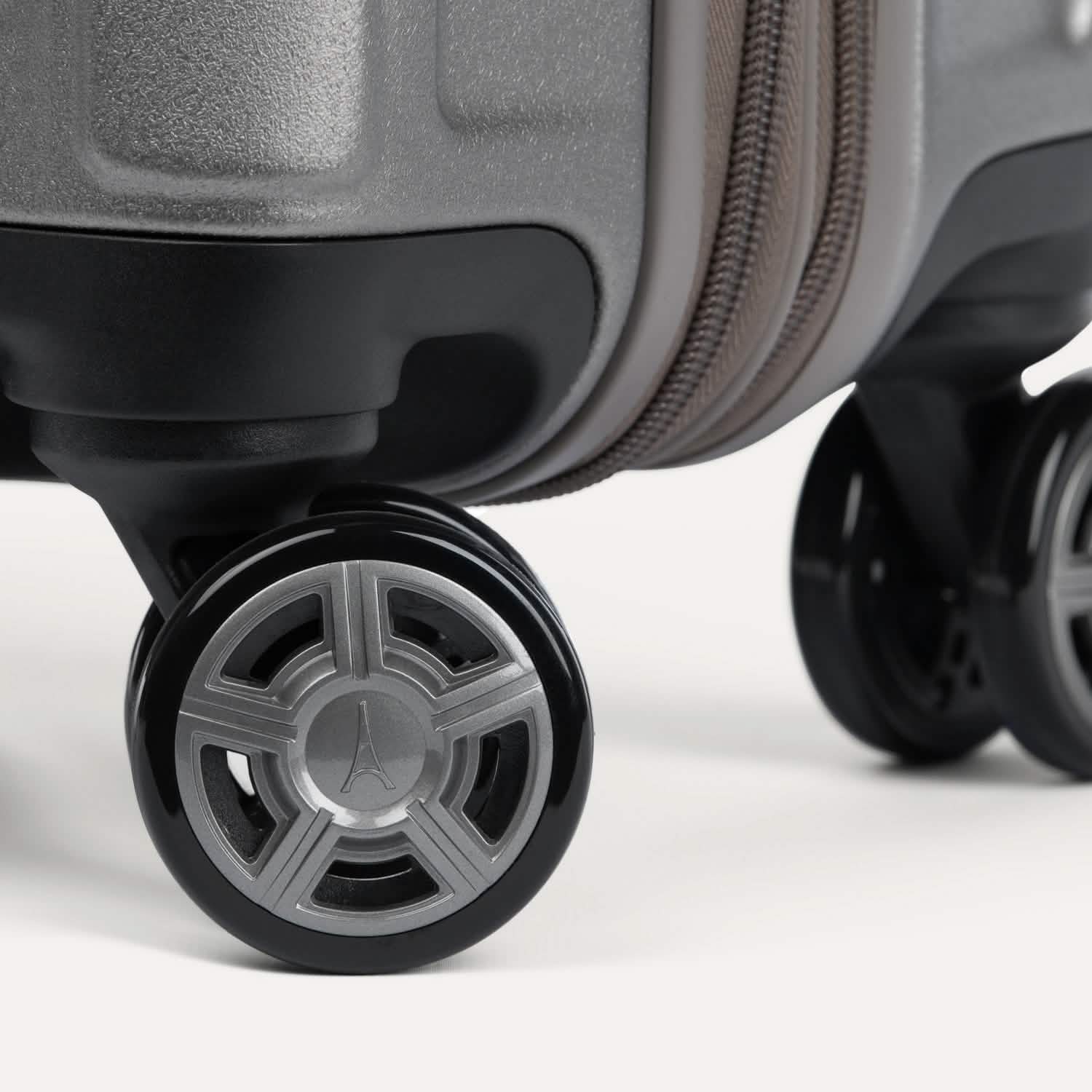 Platinum® Elite Carry-On Hardside Spinner - Image 14