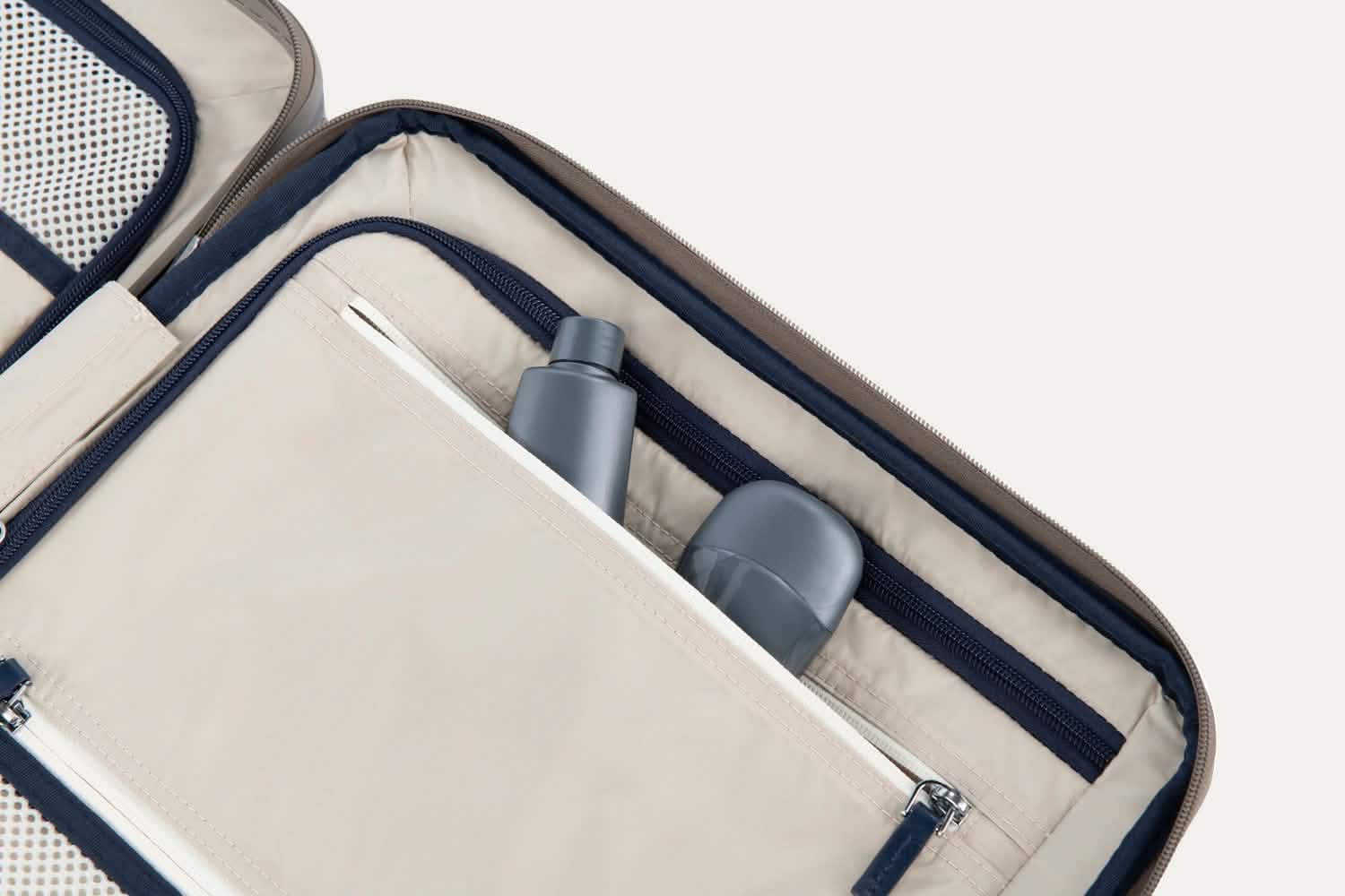 Platinum® Elite Carry-On Hardside Spinner - Image 18