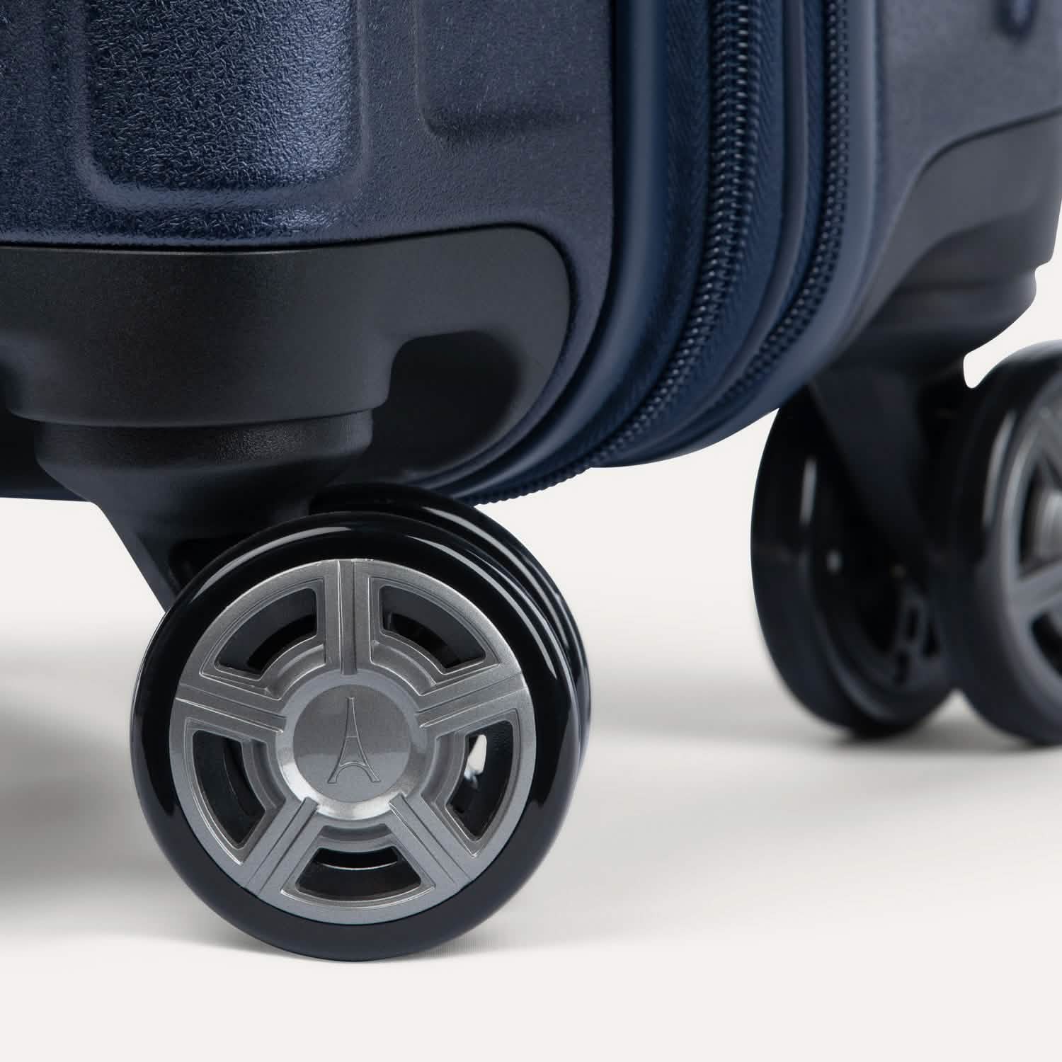 Platinum® Elite Carry-On Hardside Spinner - Image 25